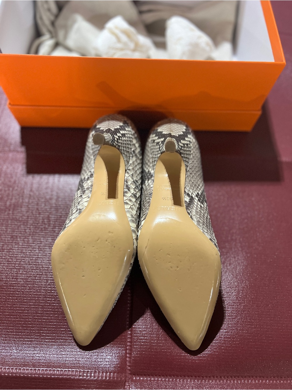 Authentic Hermès 90 Python Pumps. - Picture 8 of 8